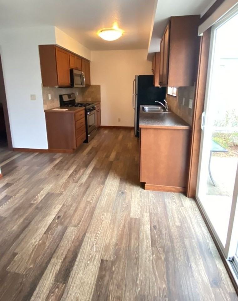 1610 N Catherine St - Photo 4 of 16