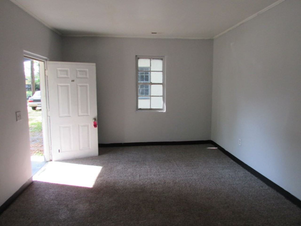 20 Burgess Ct - Photo 3 of 7