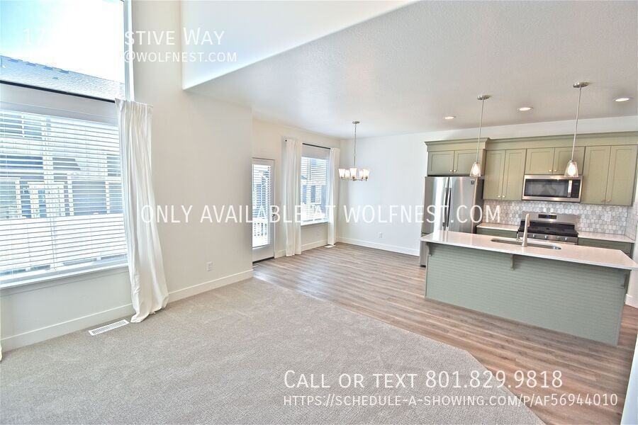 1754 N Festive Way - Photo 5 of 44