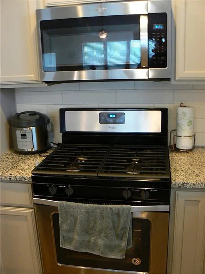 5900 Bucine Cv - Photo 6 of 38