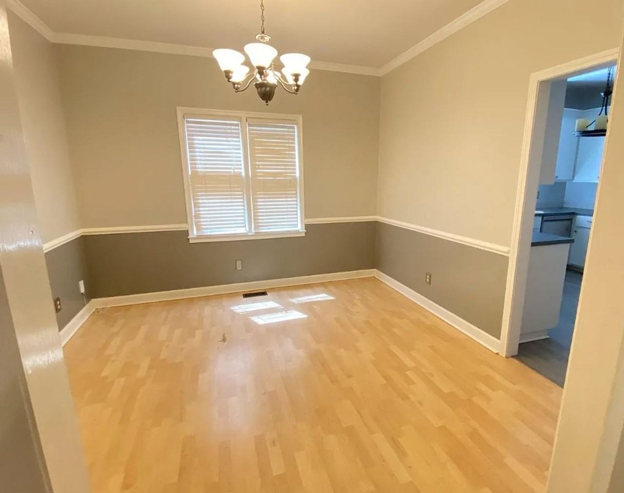 261 Conrad Cir - Photo 3 of 13