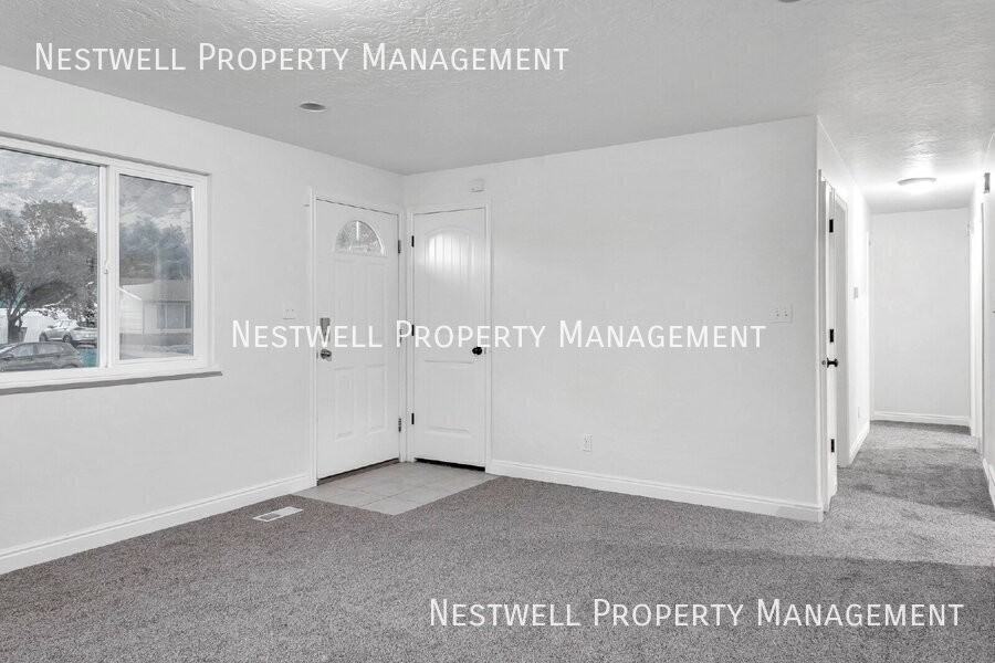 523 W 850 N - Photo 4 of 30