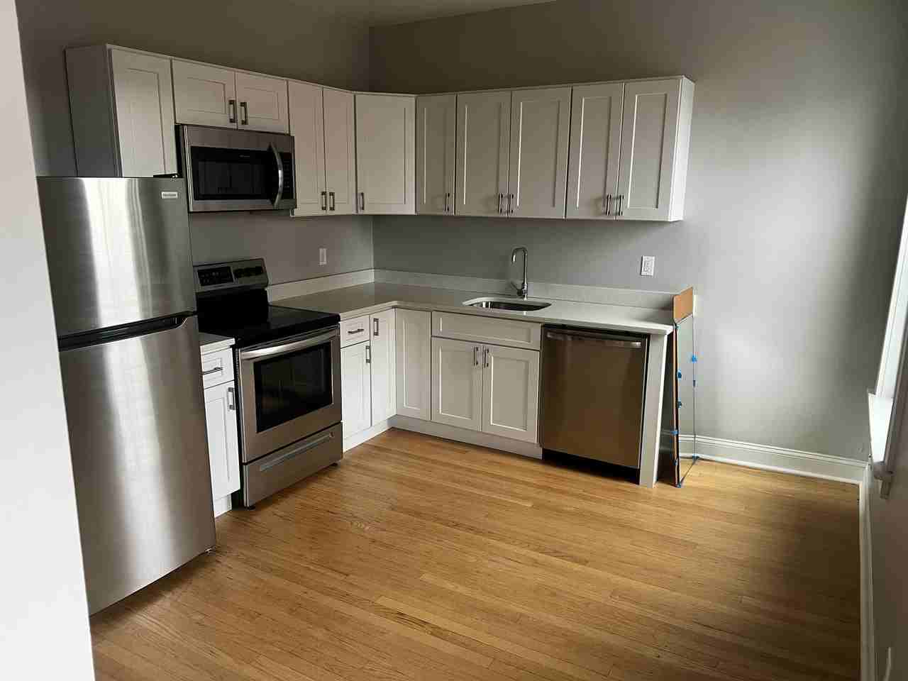 262 Washington Ave - Photo 2 of 5