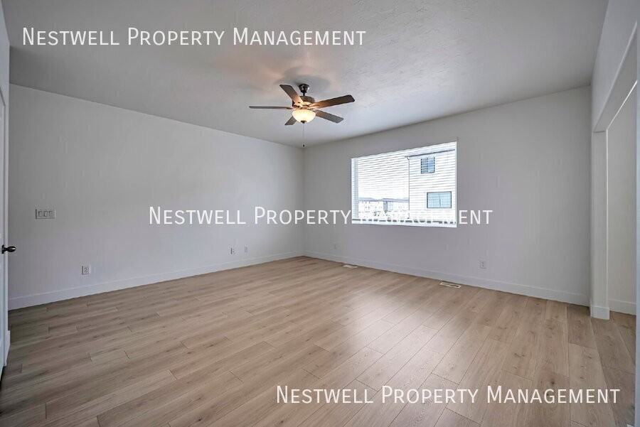 894 W 560 S - Photo 3 of 29