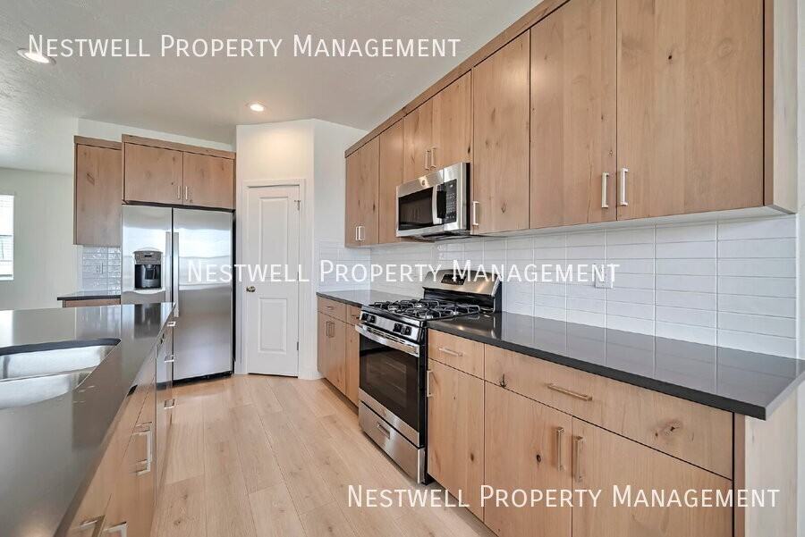 894 W 560 S - Photo 6 of 29