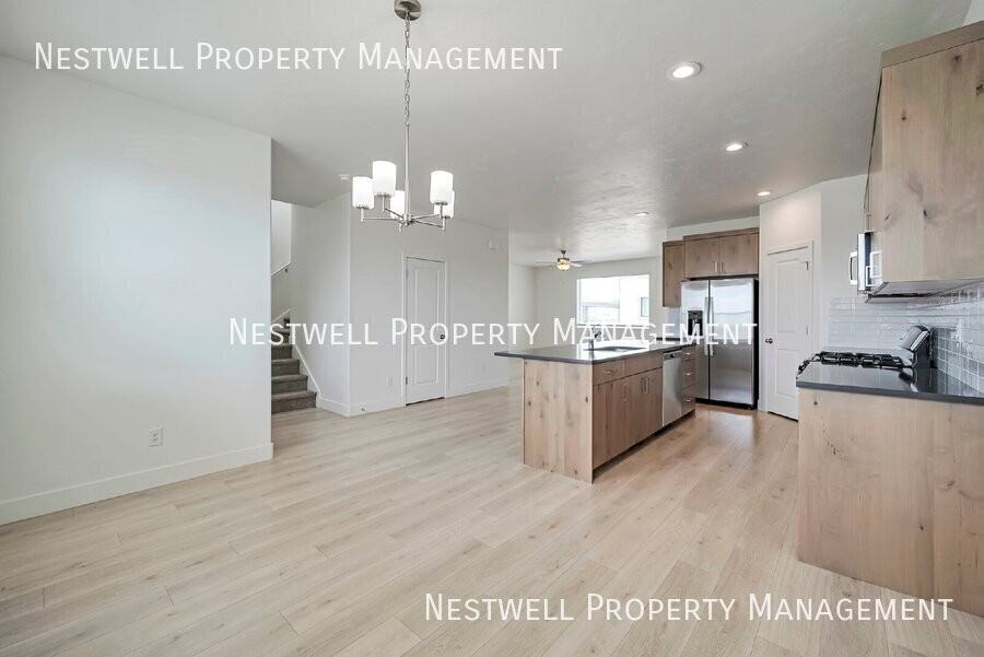 894 W 560 S - Photo 7 of 29