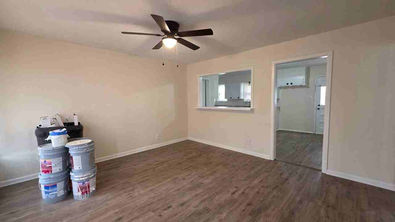 2430 Rio Grande St - Photo 2 of 8