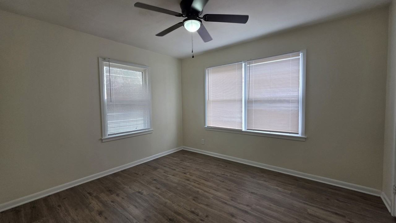 2430 Rio Grande St - Photo 7 of 8