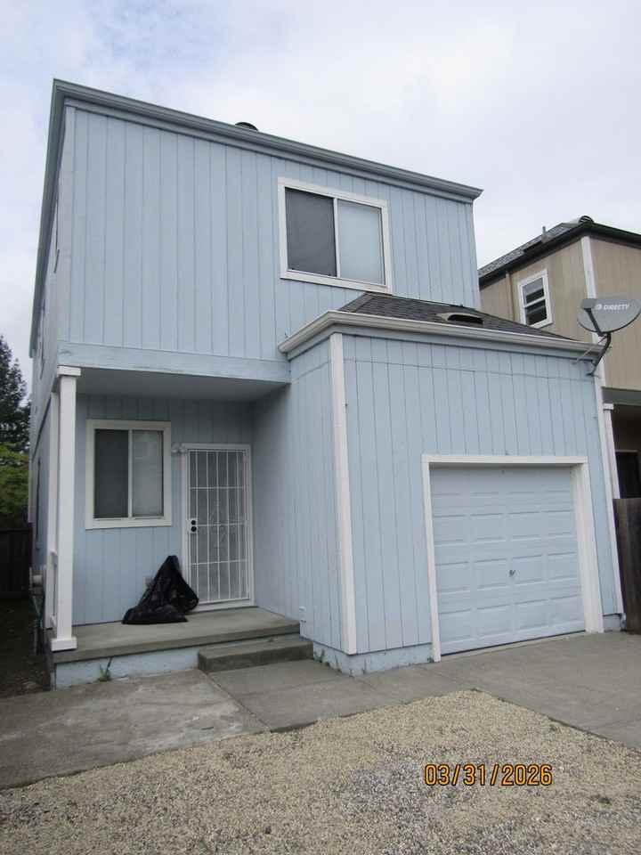 1470 Tammy Way - Photo 2 of 20