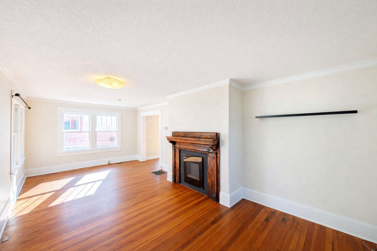 117 Hillside St - Photo 5 of 22