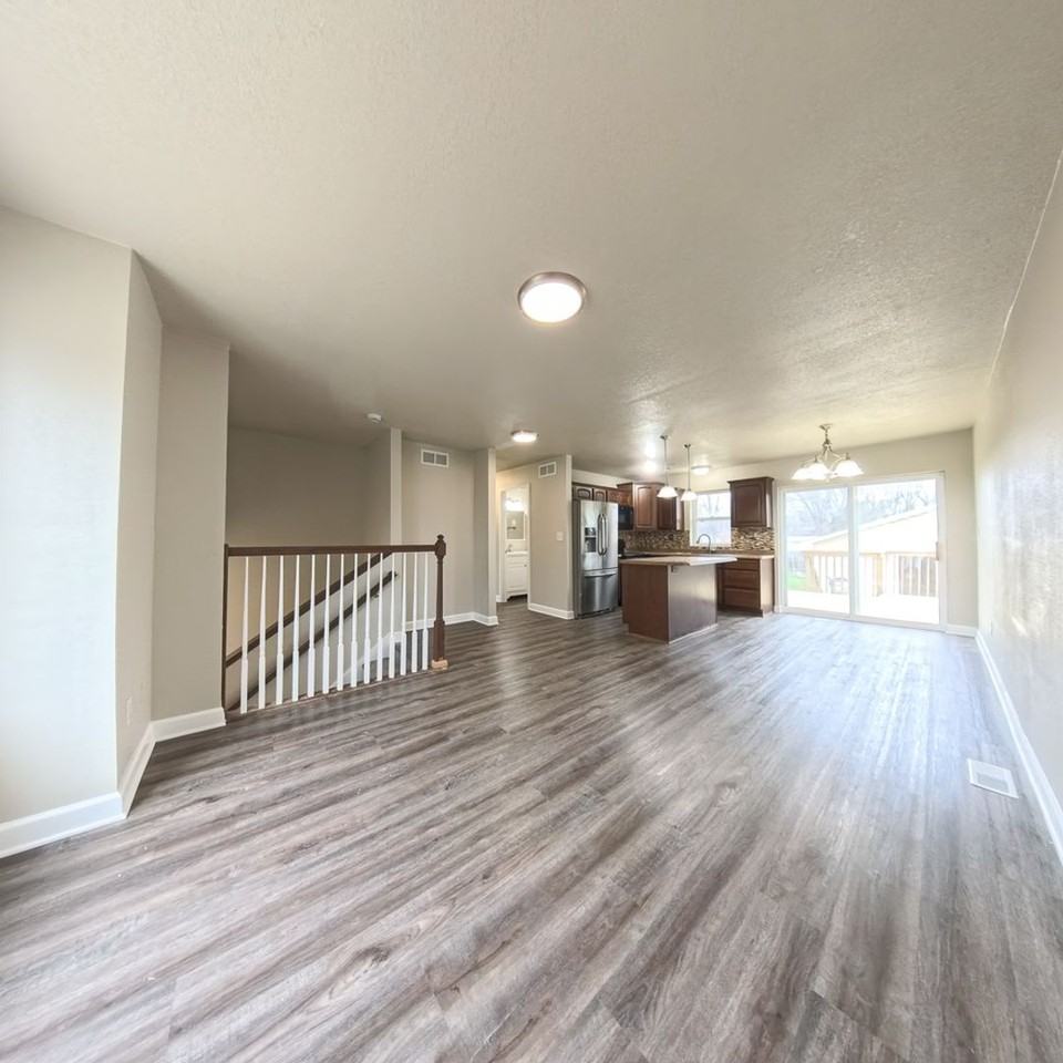 4874 Ne 39th Ave - Photo 4 of 27