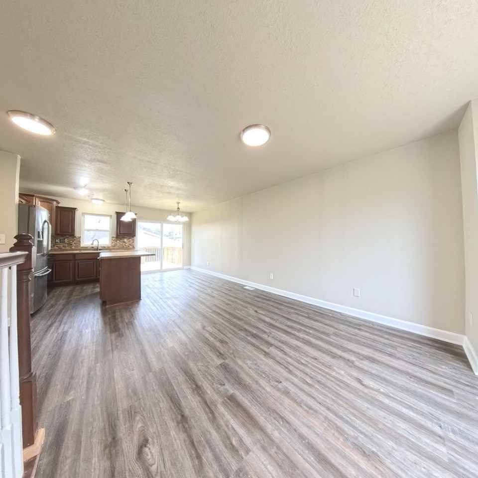 4874 Ne 39th Ave - Photo 5 of 27