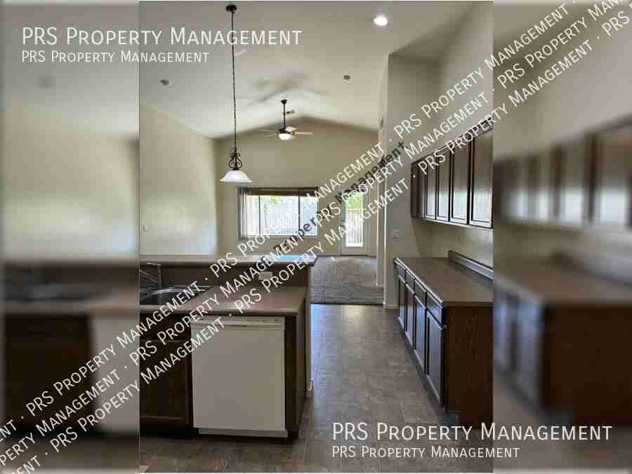 1744 E Robin Ln - Photo 4 of 26