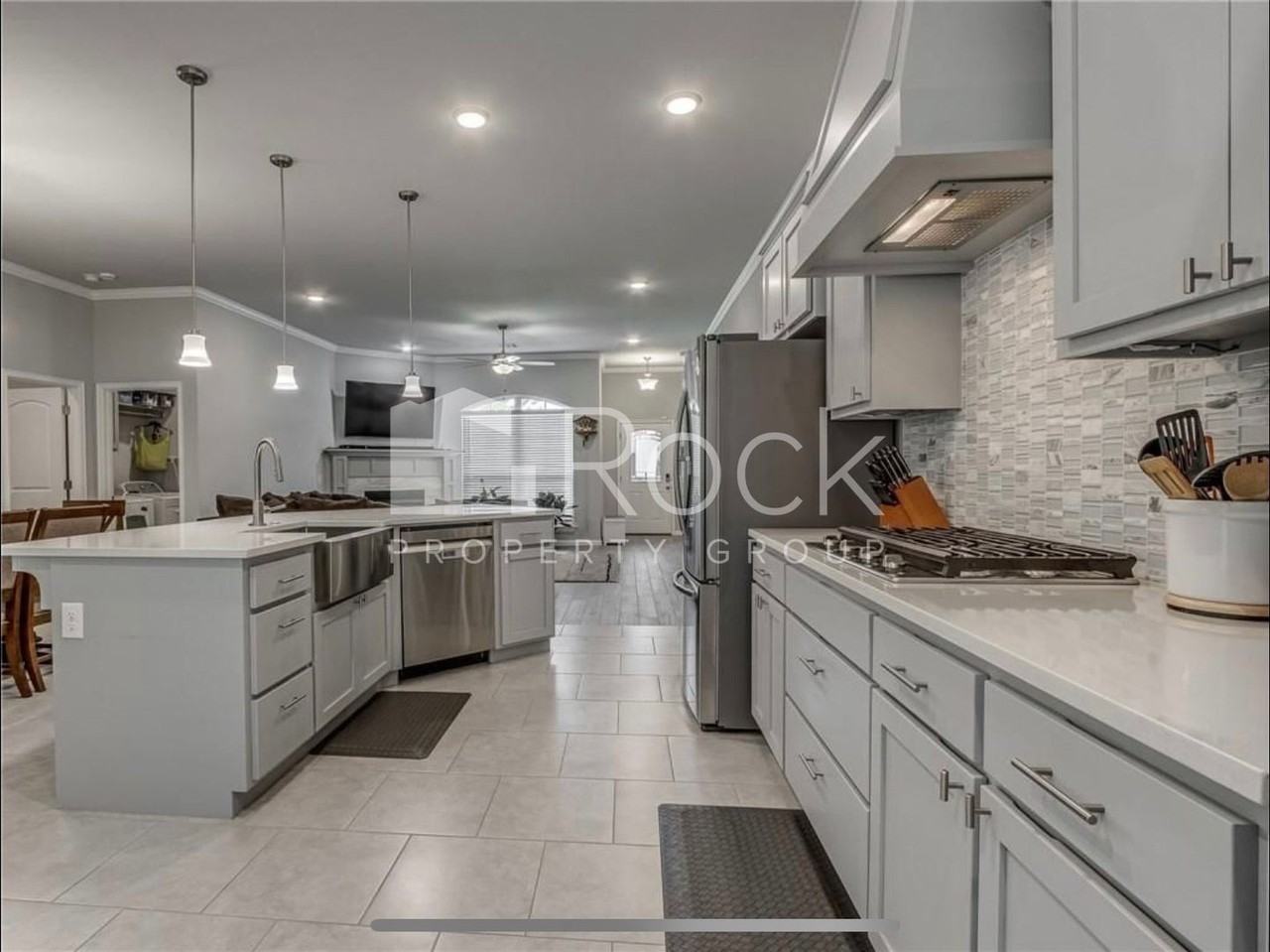 1105 Sw 137th Ct - Photo 2 of 34