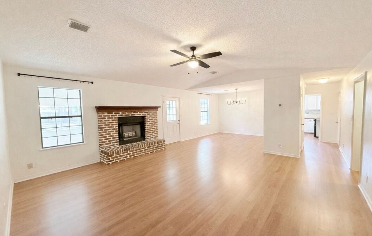 5949 Rolling Greens Dr - Photo 2 of 16