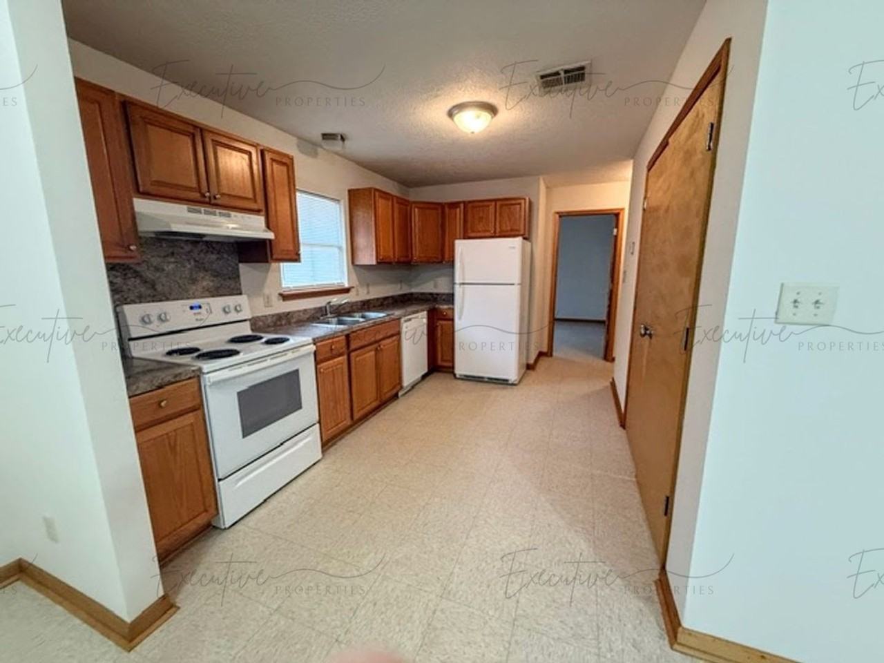 2204 N Malcolm St - Photo 6 of 13