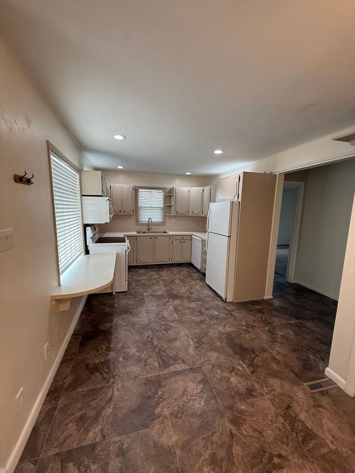 Beautiful home in Mapleton, UT - Photo 7 of 10