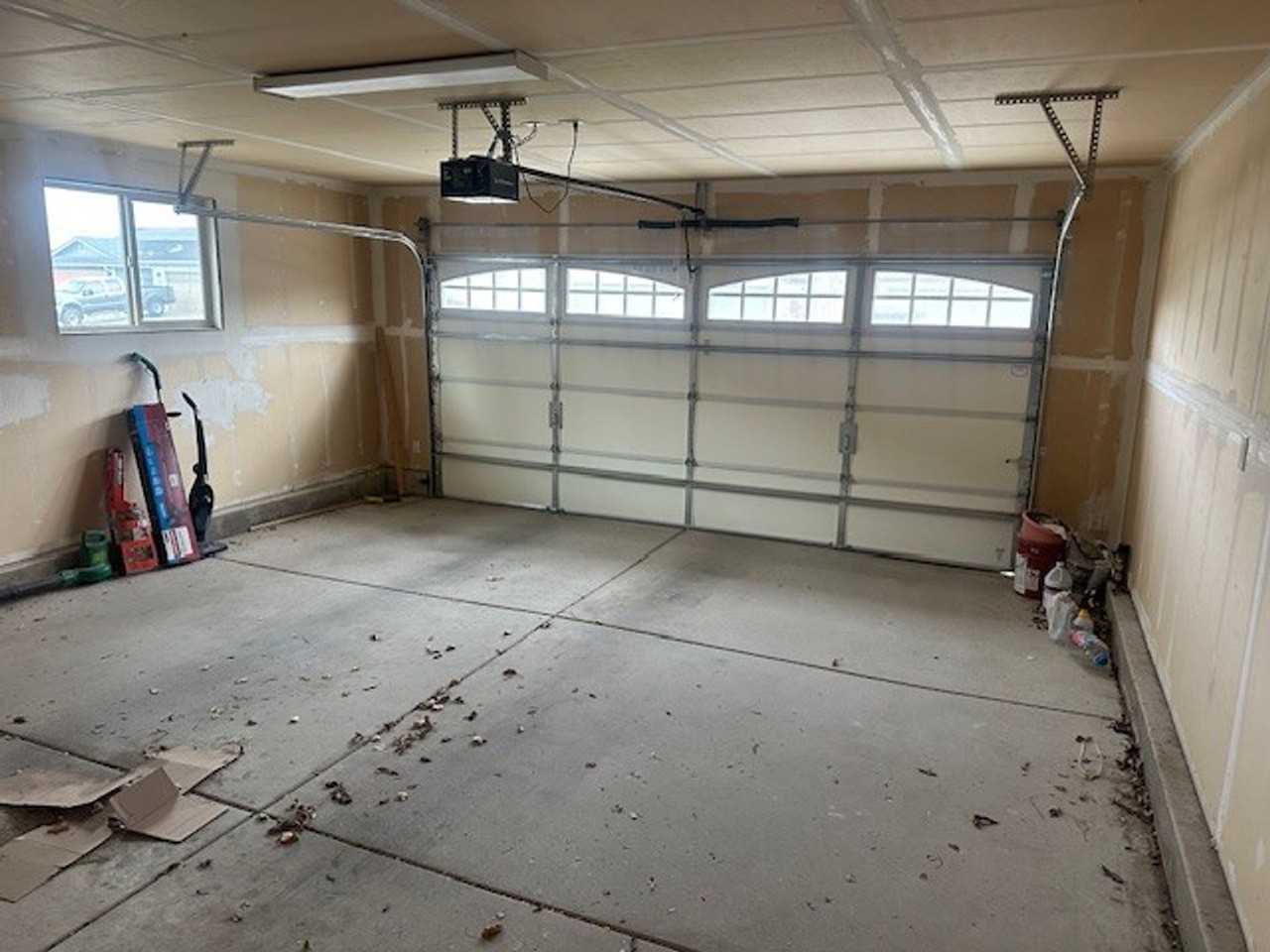 229 Heather Ln - Photo 4 of 19