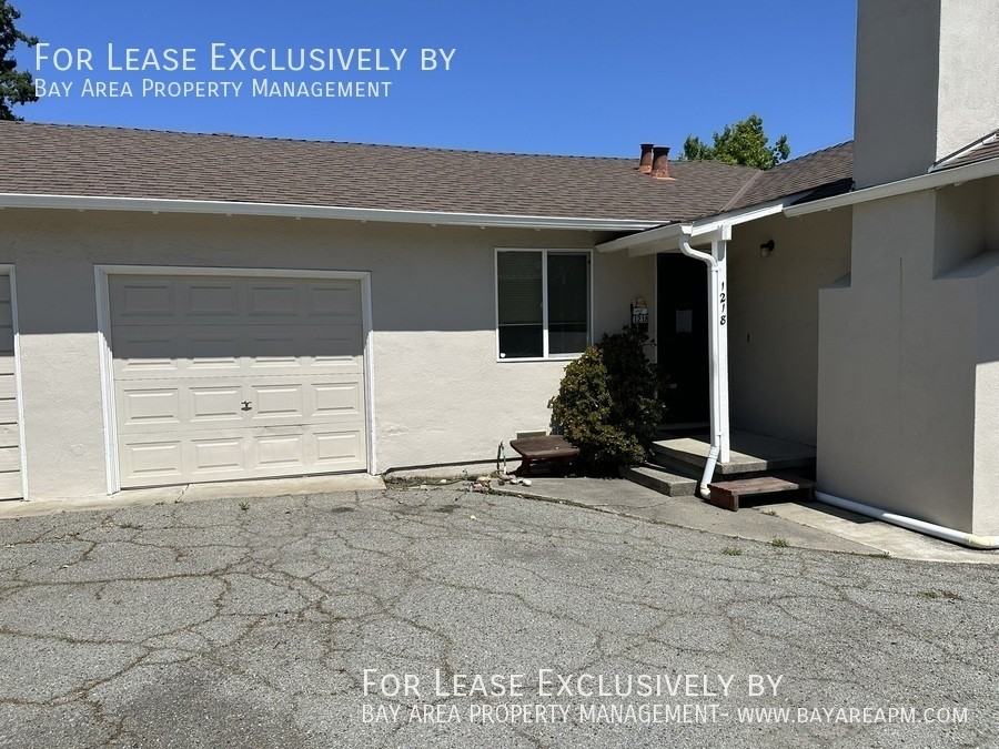 1218 Junipero Ave - Photo 2 of 10