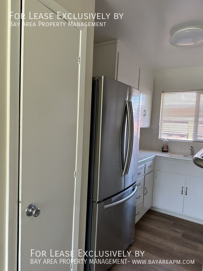 1218 Junipero Ave - Photo 5 of 10