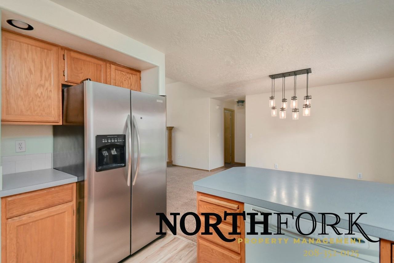 1428 N Sandlin Ave - Photo 6 of 13