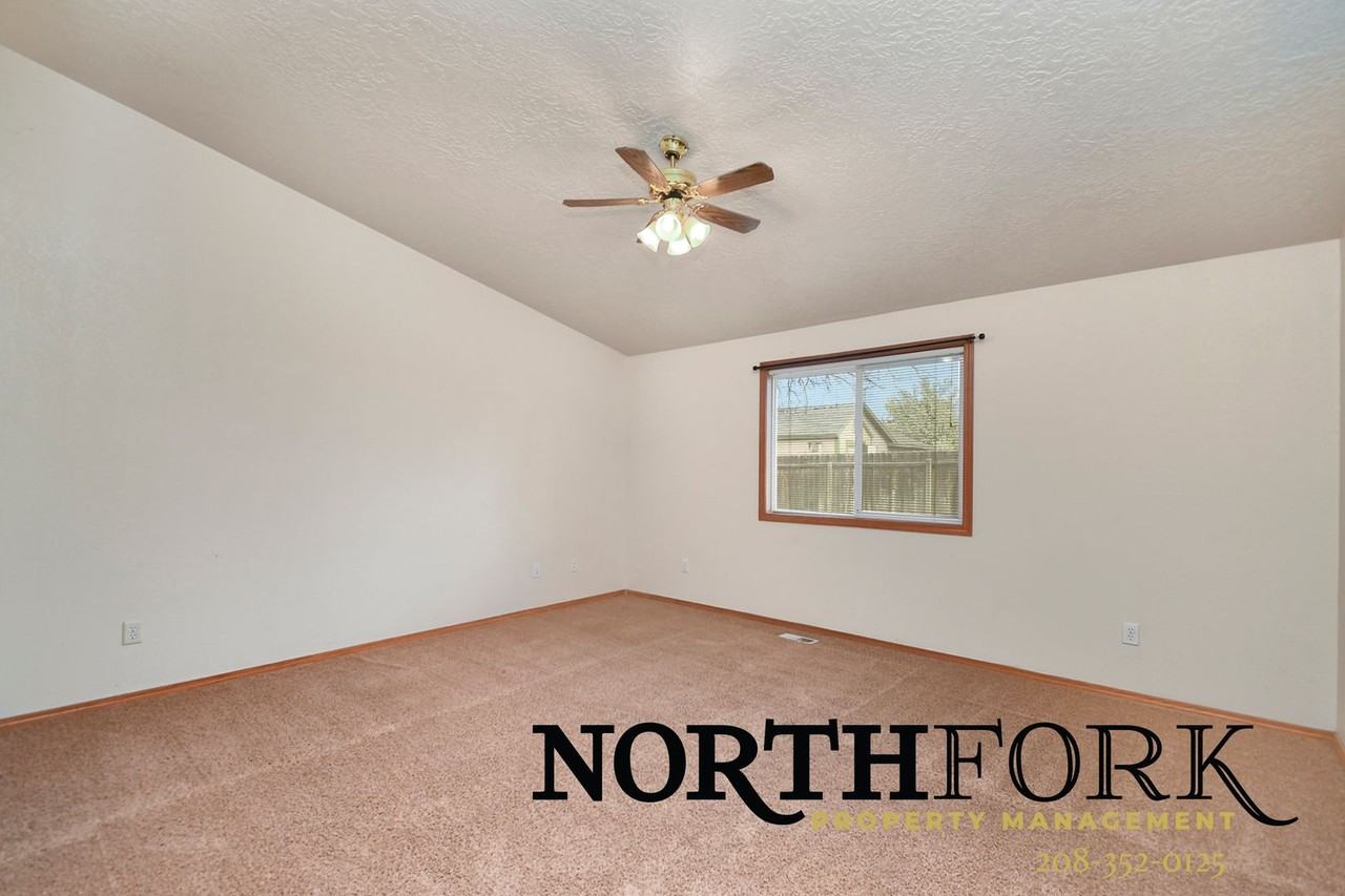 1428 N Sandlin Ave - Photo 7 of 13