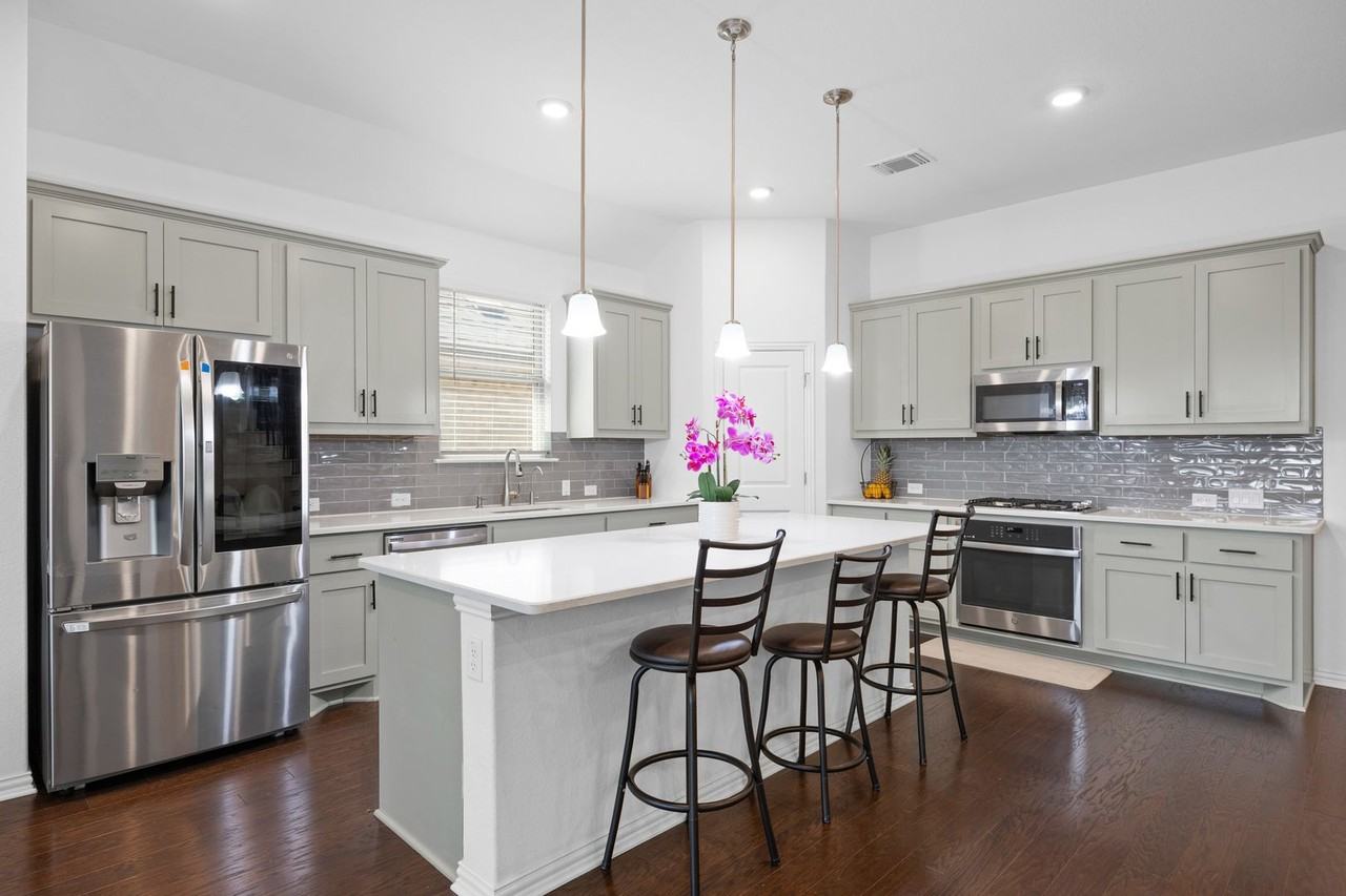 303 Eagle Ford Dr - Photo 6 of 34