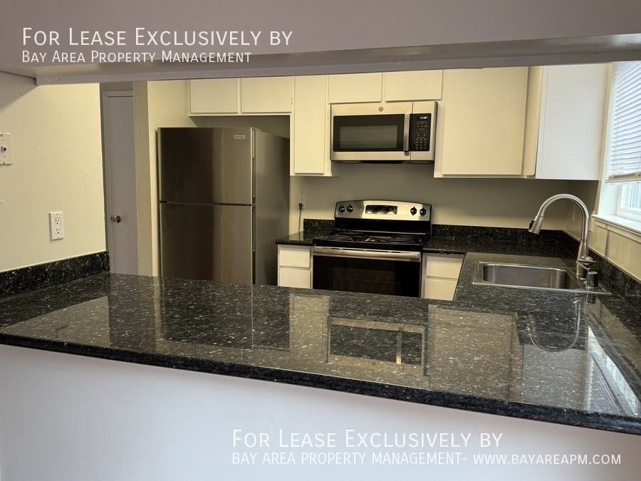 1018 Chula Vista Ave #5 - Photo 5 of 16