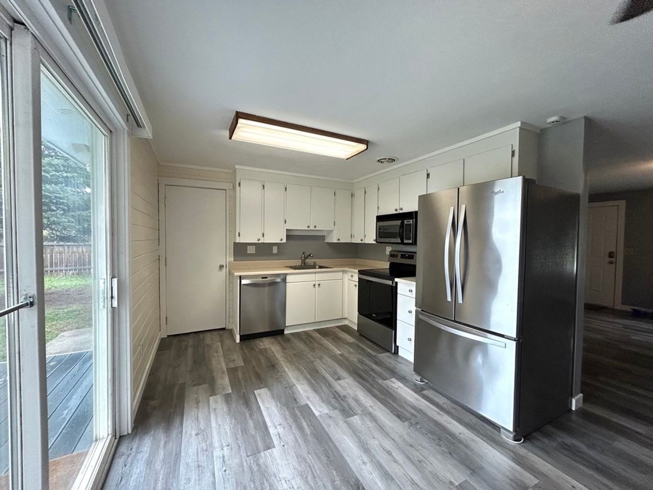 2113 N Parklane Ave - Photo 6 of 25