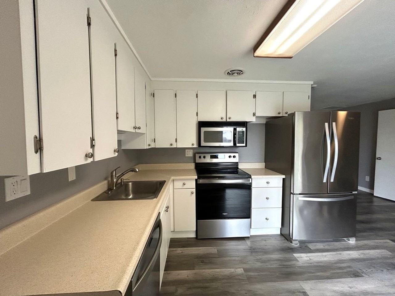 2113 N Parklane Ave - Photo 7 of 25