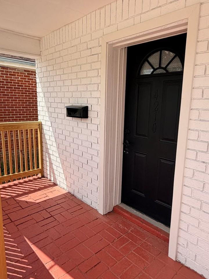 4210 Alfred St - Photo 2 of 18