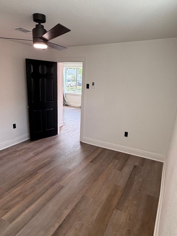 4210 Alfred St - Photo 4 of 18