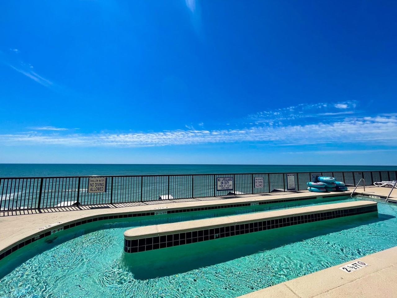 201 77th Ave N - Photo 2 of 4