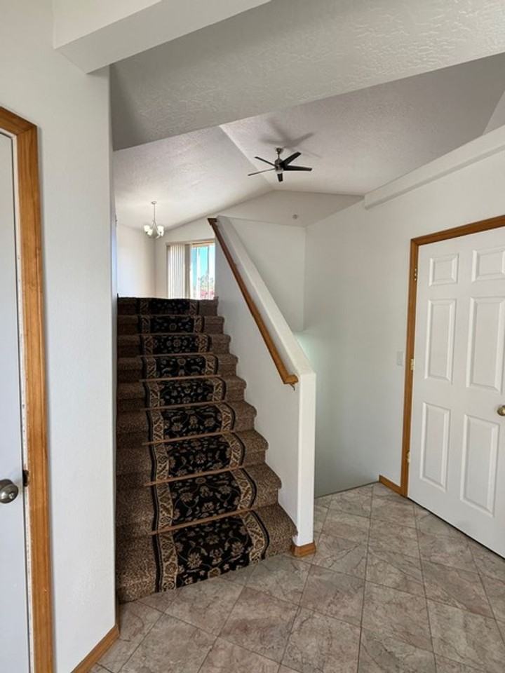 3303 Meadow Glen Ln - Photo 2 of 19