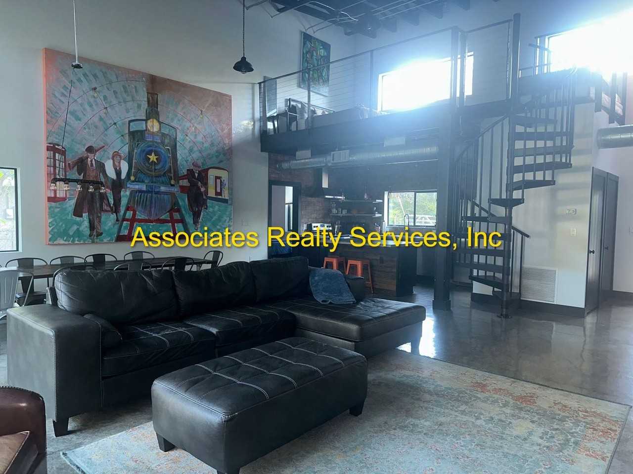 536 Nw 33rd Ave - Photo 5 of 34