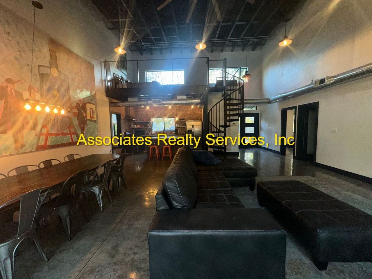 536 Nw 33rd Ave - Photo 6 of 34