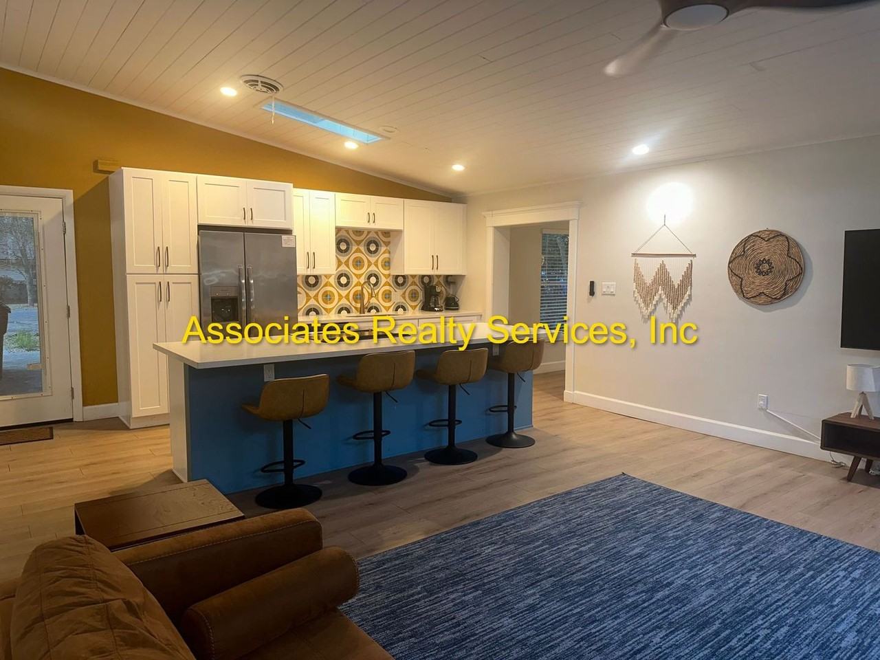 1211 Nw 25th Ter - Photo 4 of 27