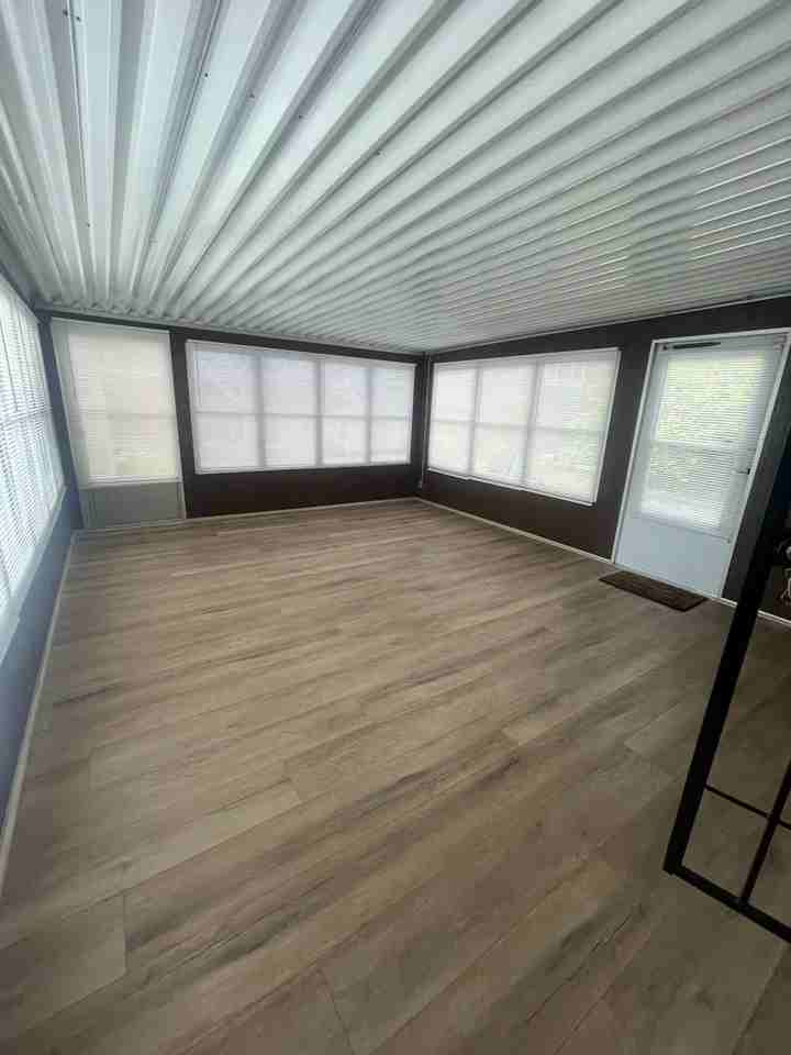 300 Swan Way - Photo 3 of 14