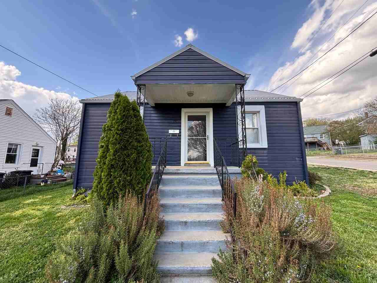 950 Morgan Ave Se - Photo 2 of 46