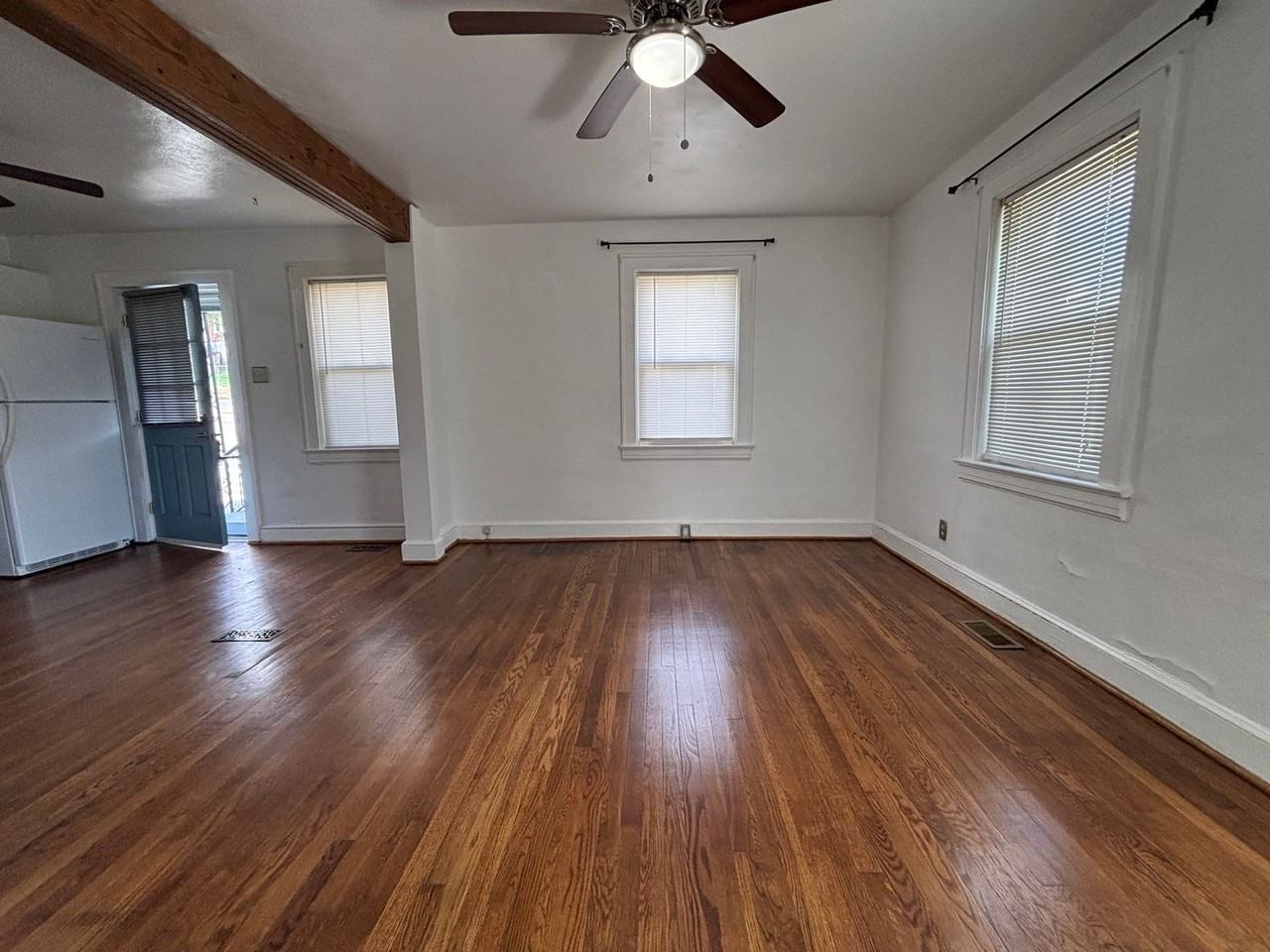 950 Morgan Ave Se - Photo 4 of 46