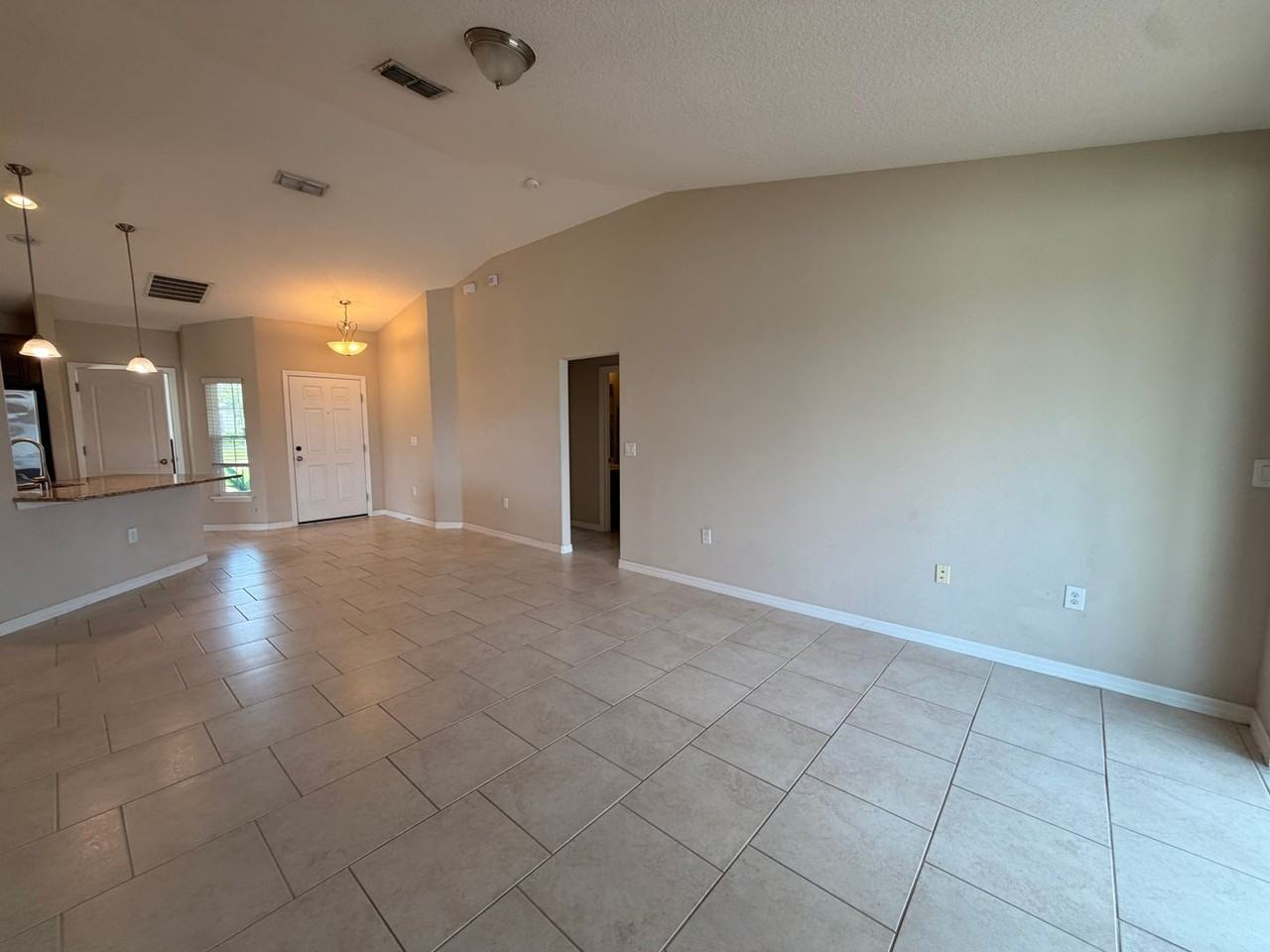 5330 Oak Breeze Ave - Photo 4 of 16