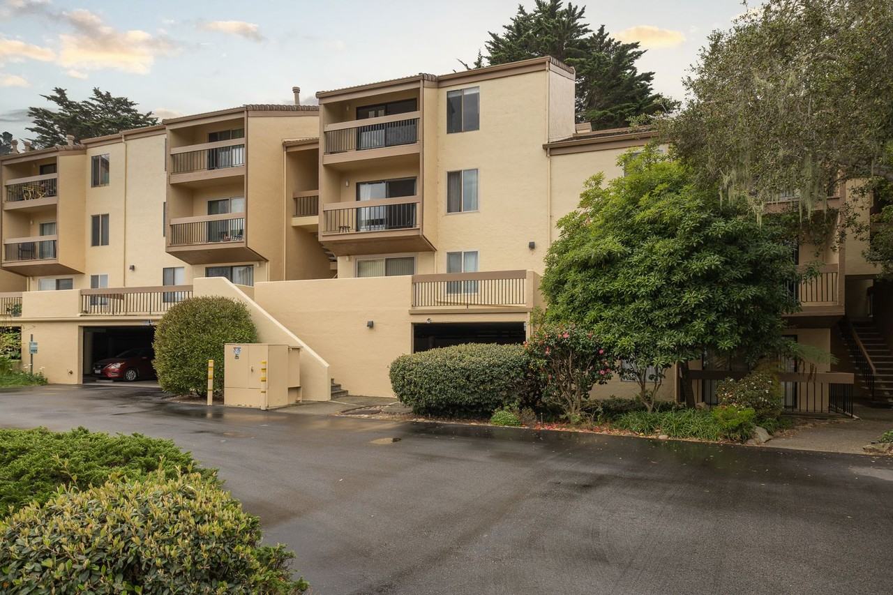 3205 Golden Oaks Ln - Photo 2 of 16