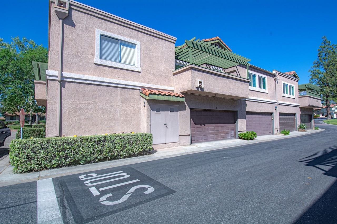 8408 Spring Desert Pl #G - Photo 2 of 31