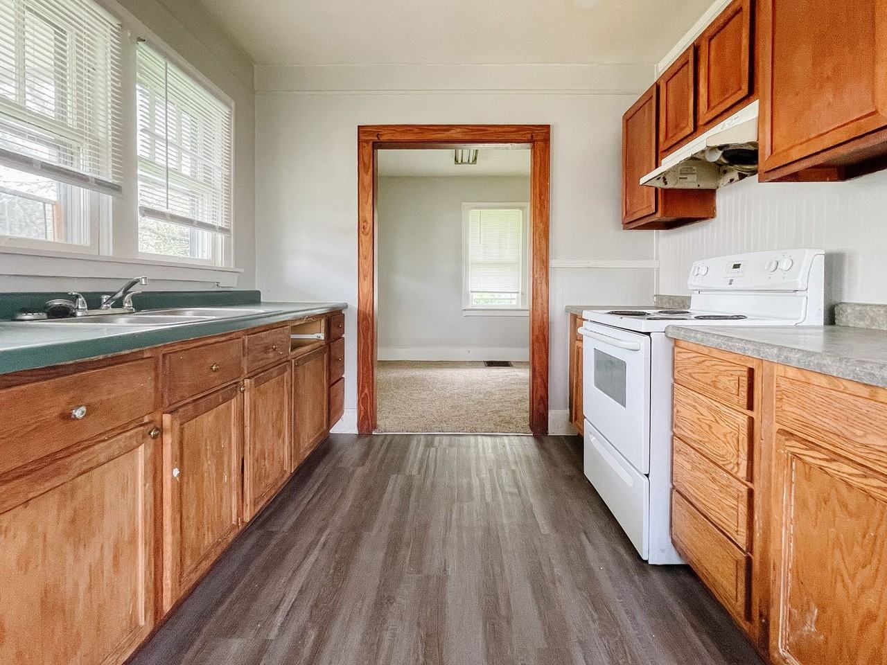 1920 S Gharkey St - Photo 2 of 18