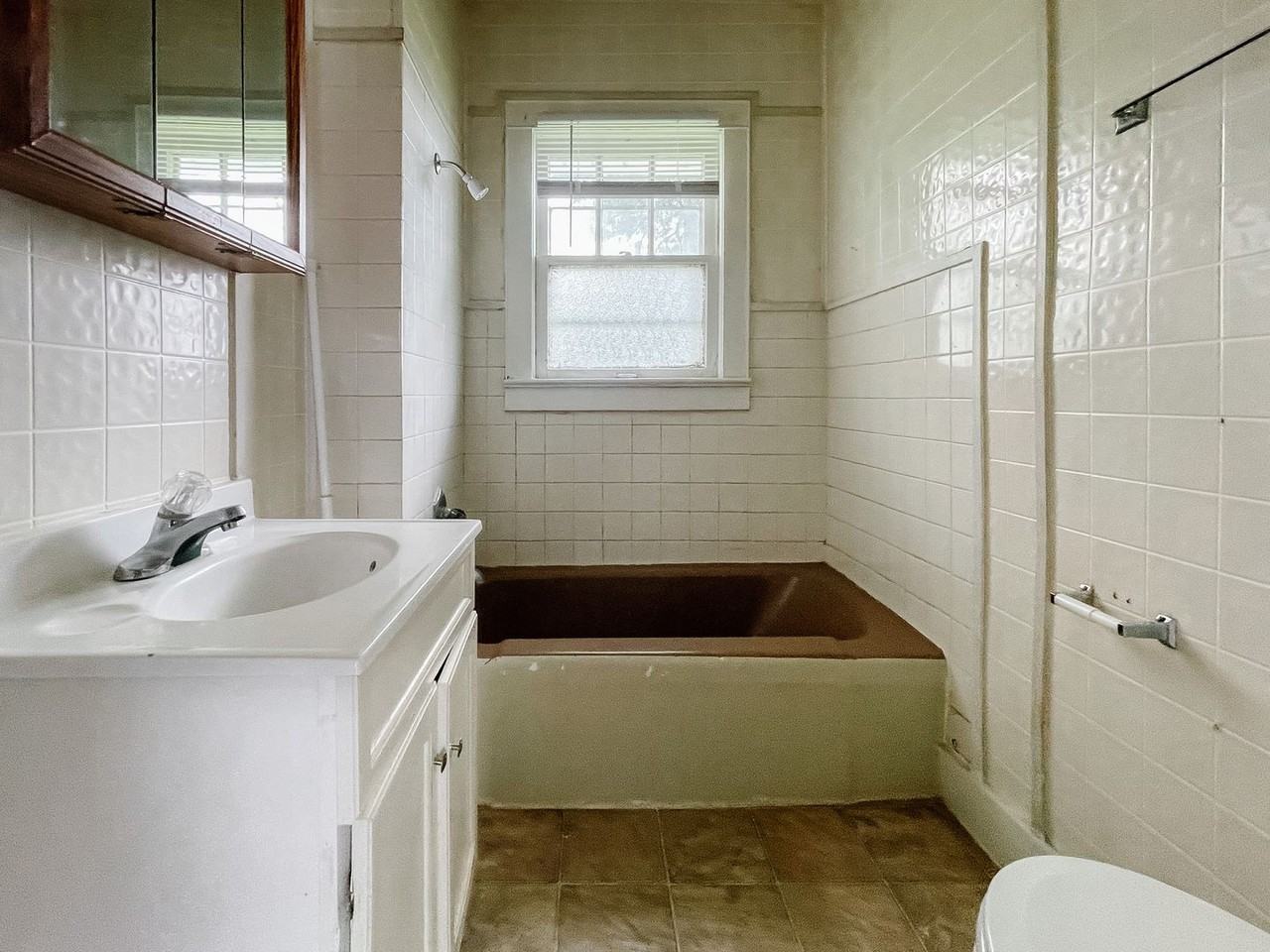 1920 S Gharkey St - Photo 6 of 18