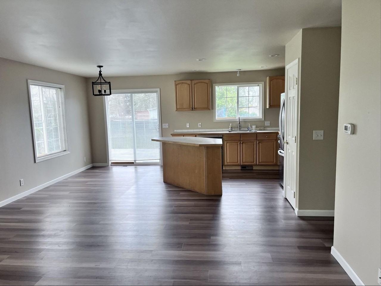 3239 Cherrywood Ave - Photo 4 of 13