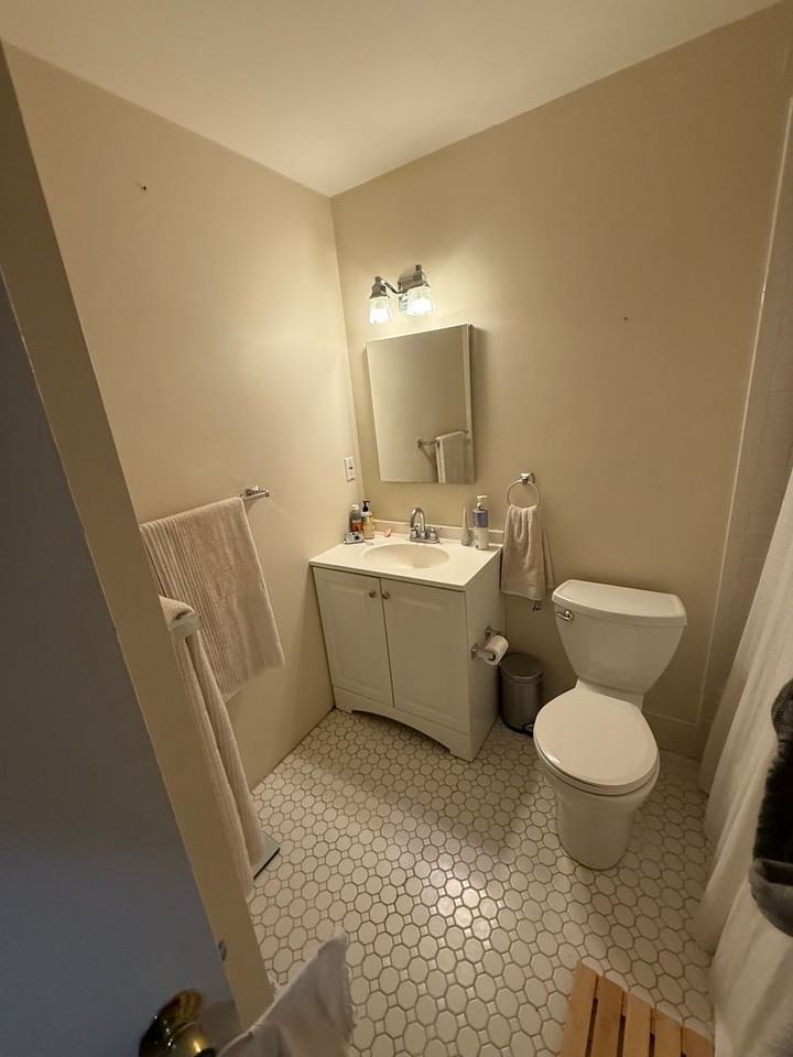 93 Saint Botolph St - Photo 6 of 14