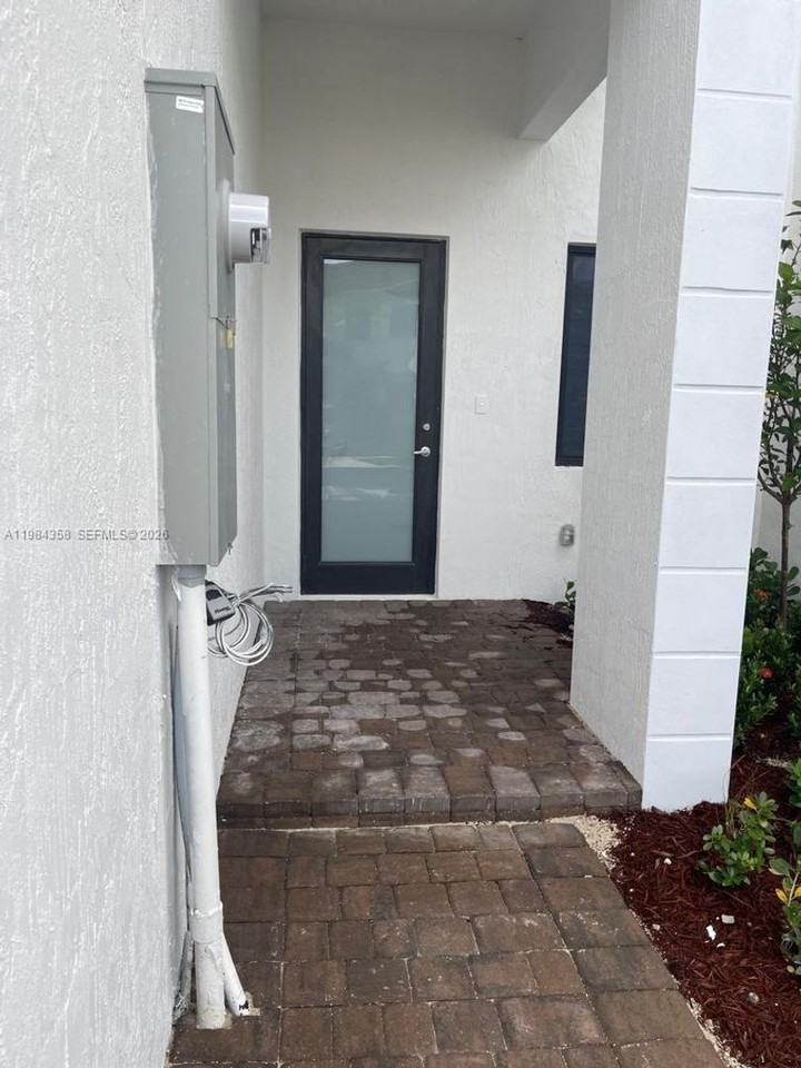 13637 Sw 157th Pl - Photo 6 of 13