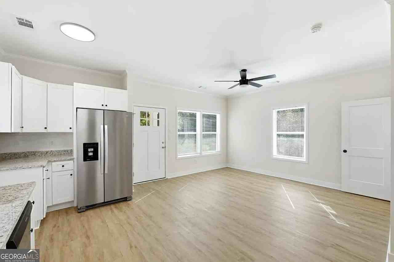 141 Kentucky Cir - Photo 4 of 12