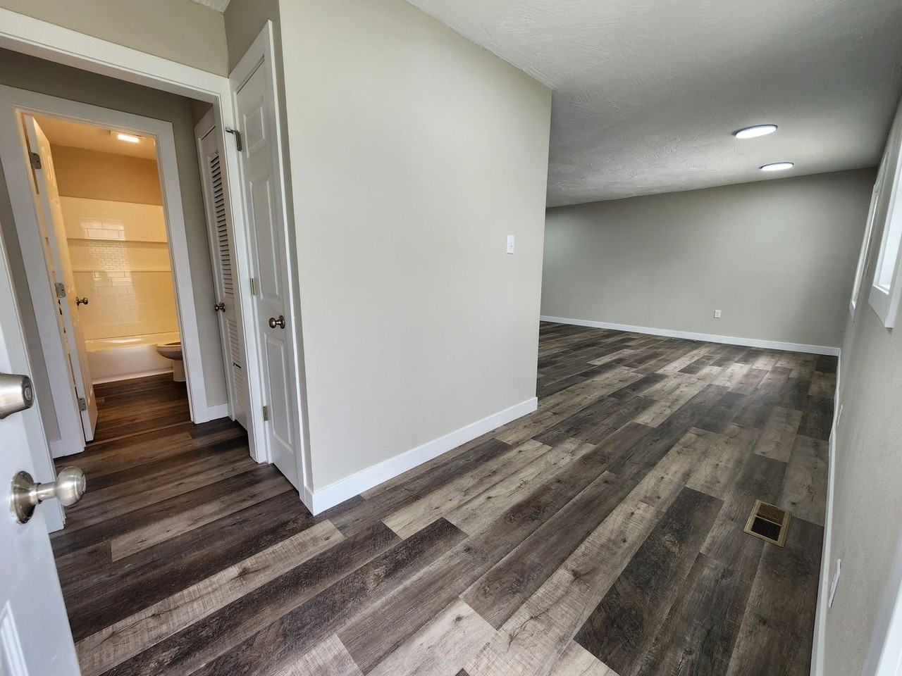 922 N Glenn Ave - Photo 3 of 22